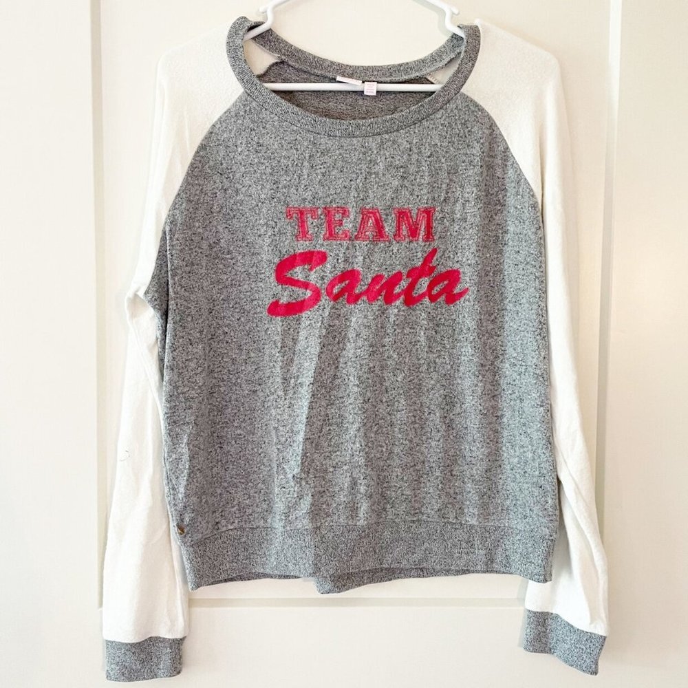 Women’s / Teen’s Make + Model Team Santa Loungewear Top Size Medium
